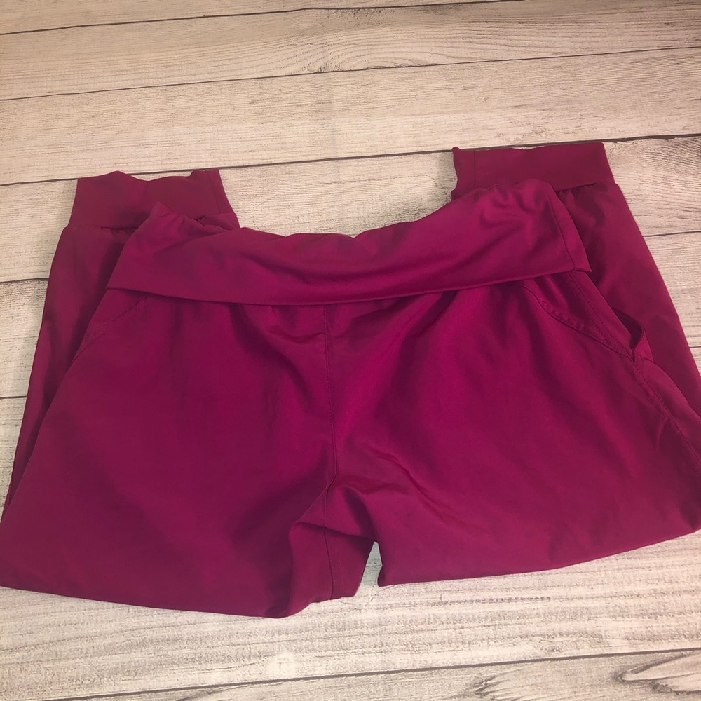 Fabletics || Labaree Capri Pants Size Medium - image 4